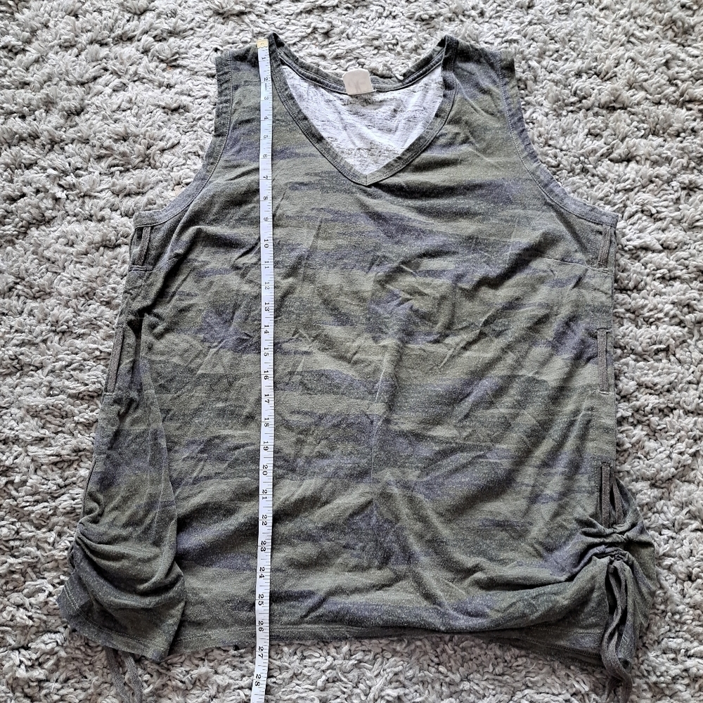 DC jeans | Camo green v neck sleevless tank top with side tie ups - Picture 7 of 8